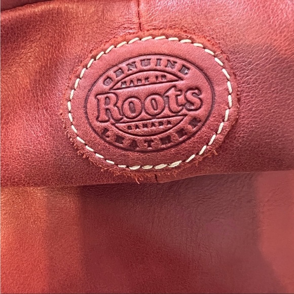 Roots Dakota Leather Purse - Picture 4 of 11